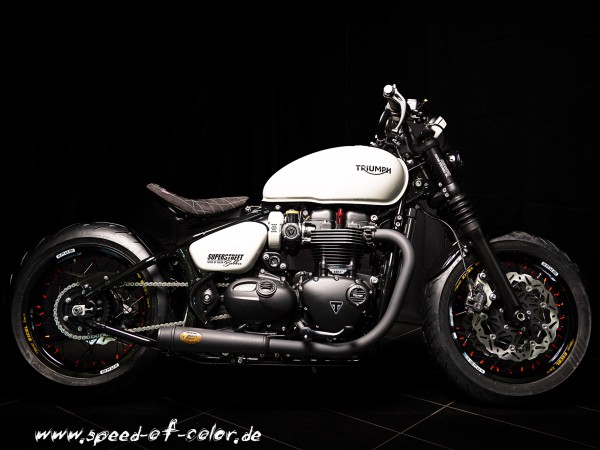 Triumph-SUPERSTREET-BOBBER