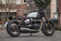 jekill-and-hyde-triumph-bobber-auspuff-elektronisch-verstellbar