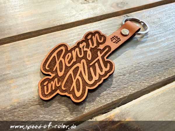 Schlüsselanhänger-BENZIN-IM-BLUT